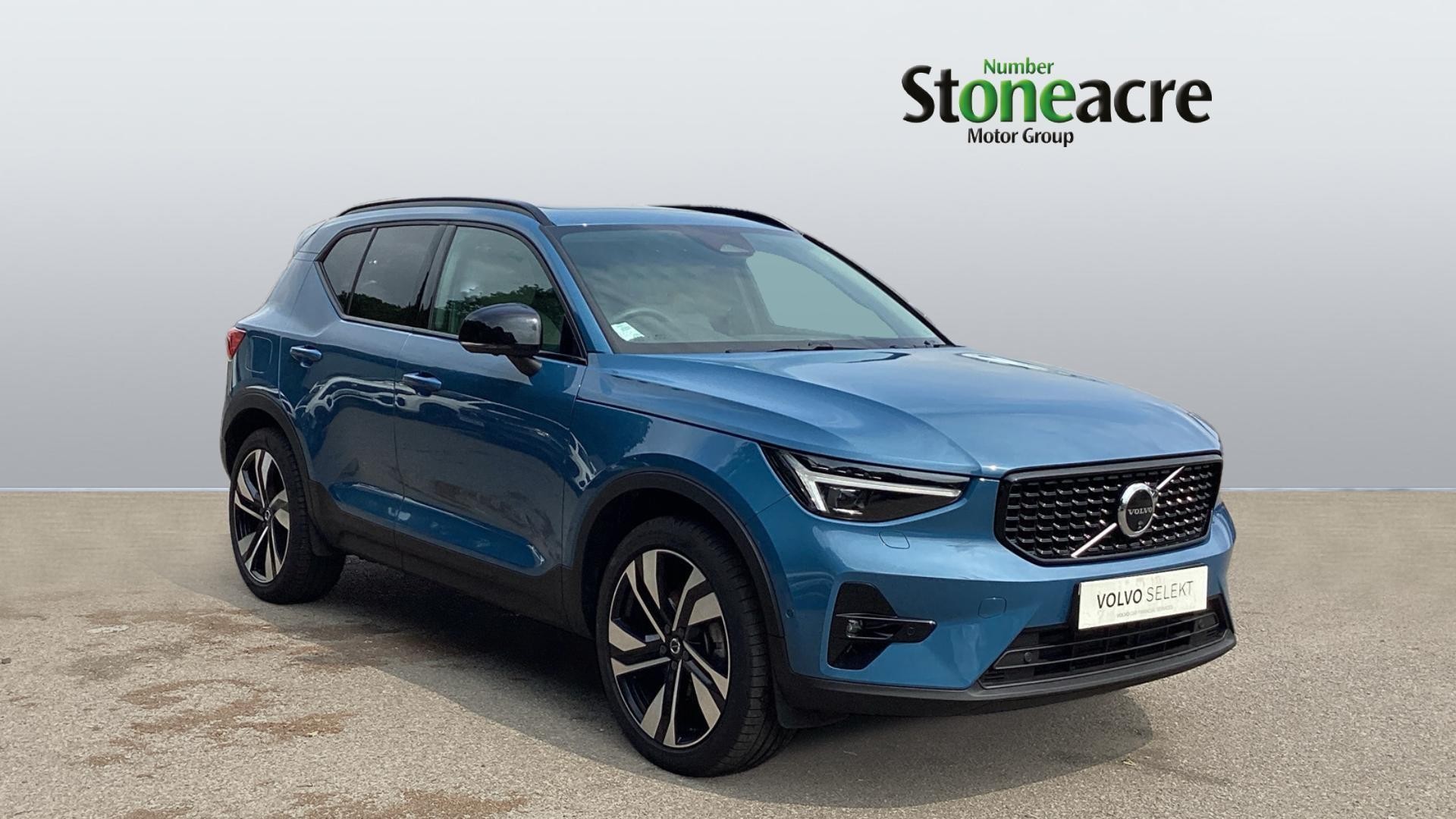 Main listing image - Volvo XC40