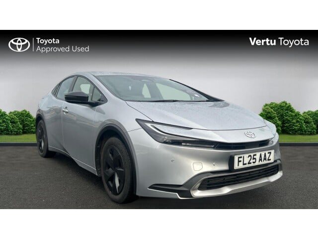 Main listing image - Toyota Prius Plug-In