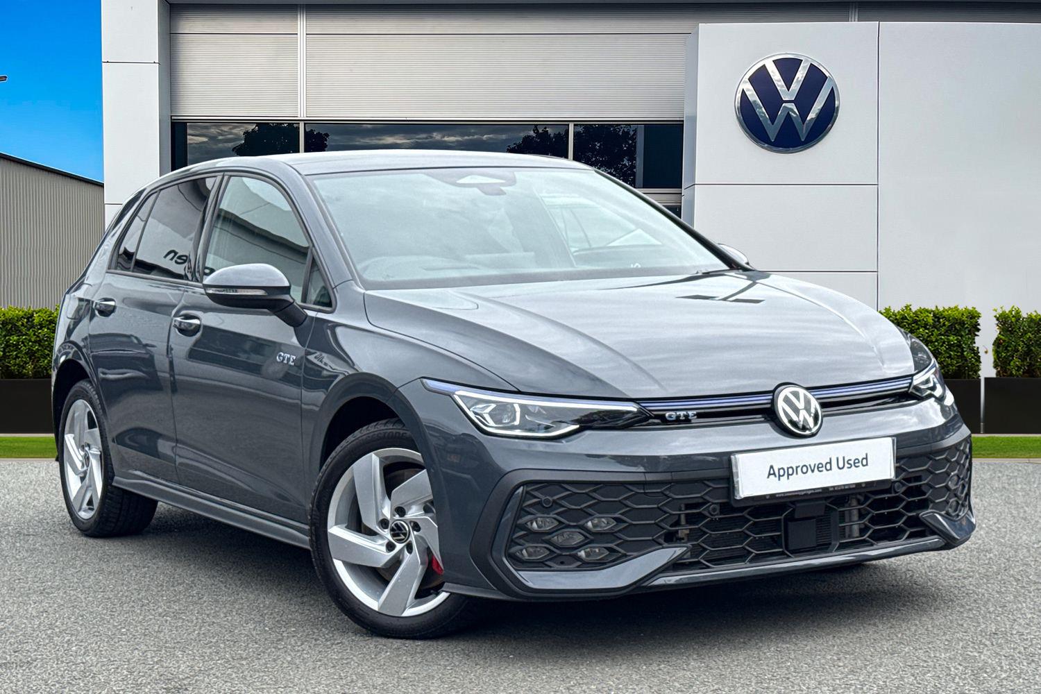 Main listing image - Volkswagen Golf