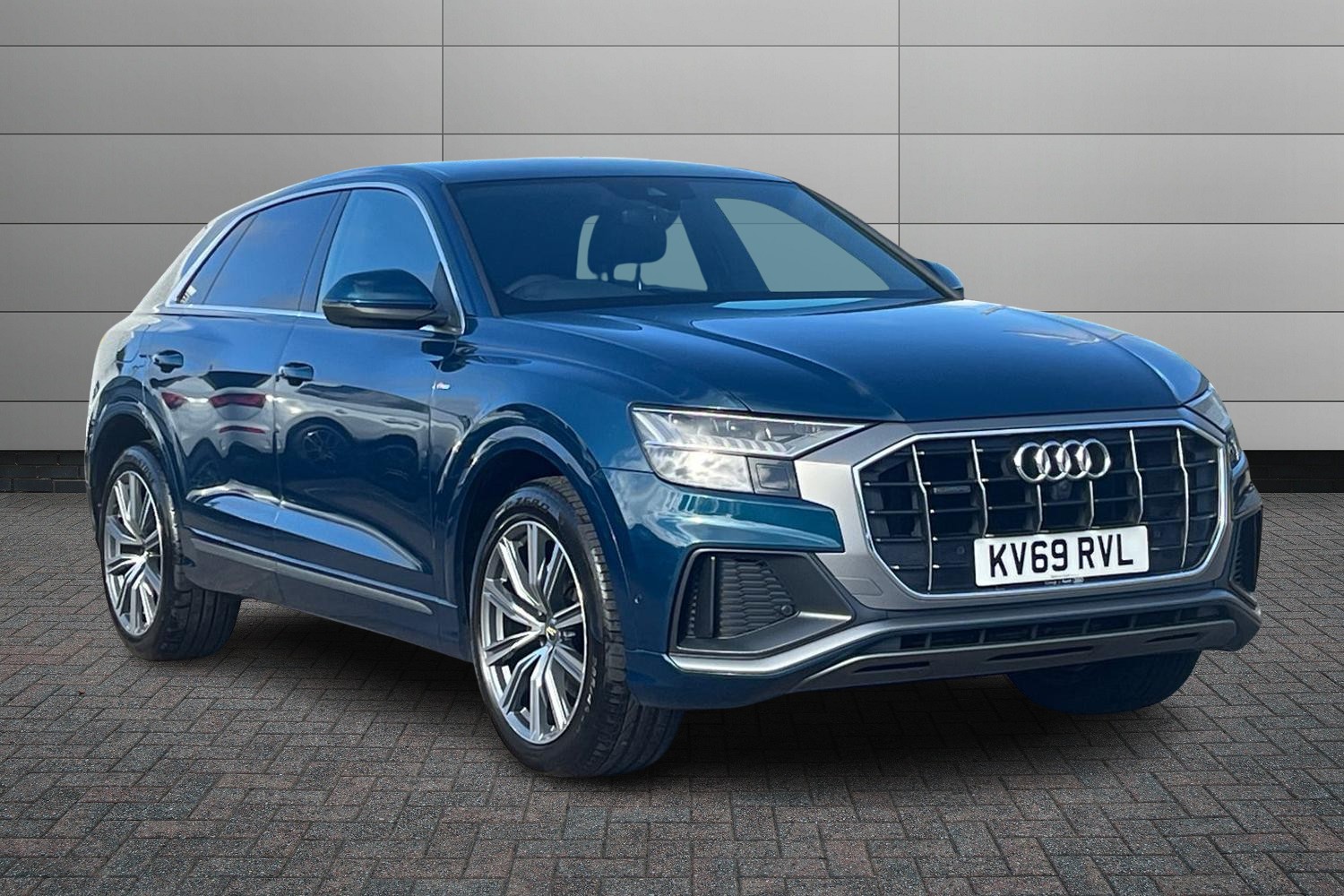 Main listing image - Audi Q8