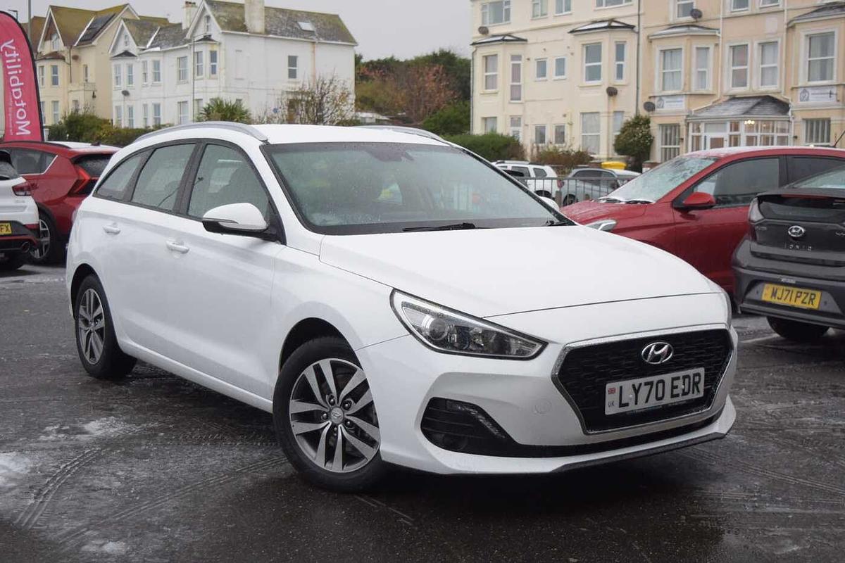 Main listing image - Hyundai i30 Tourer