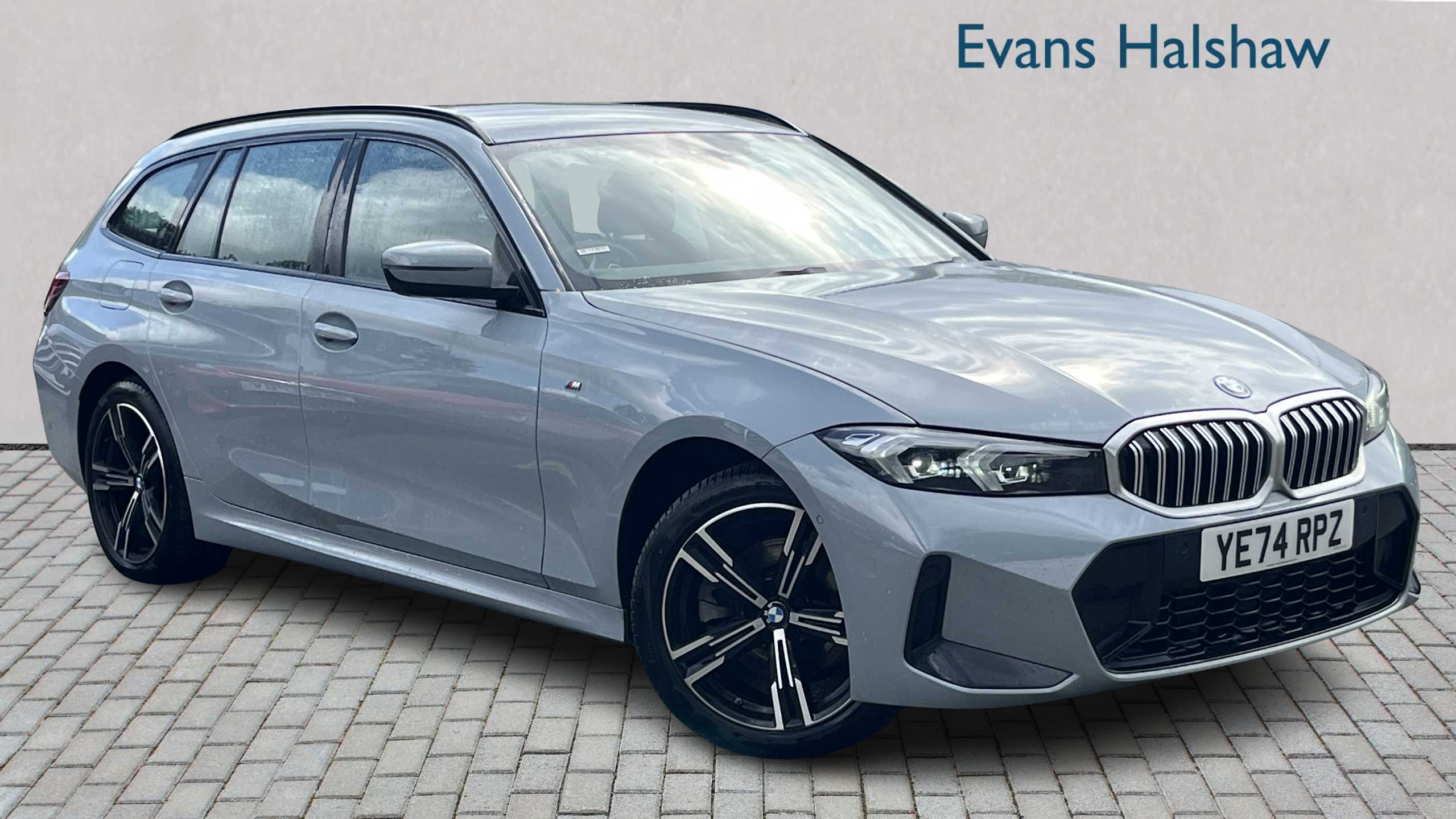 Main listing image - BMW 3 Series Touring