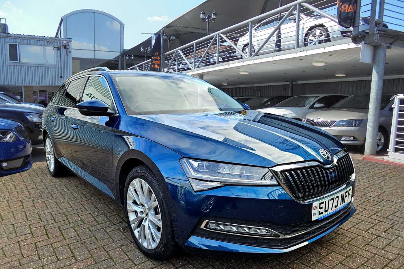 Main listing image - Skoda Superb Estate