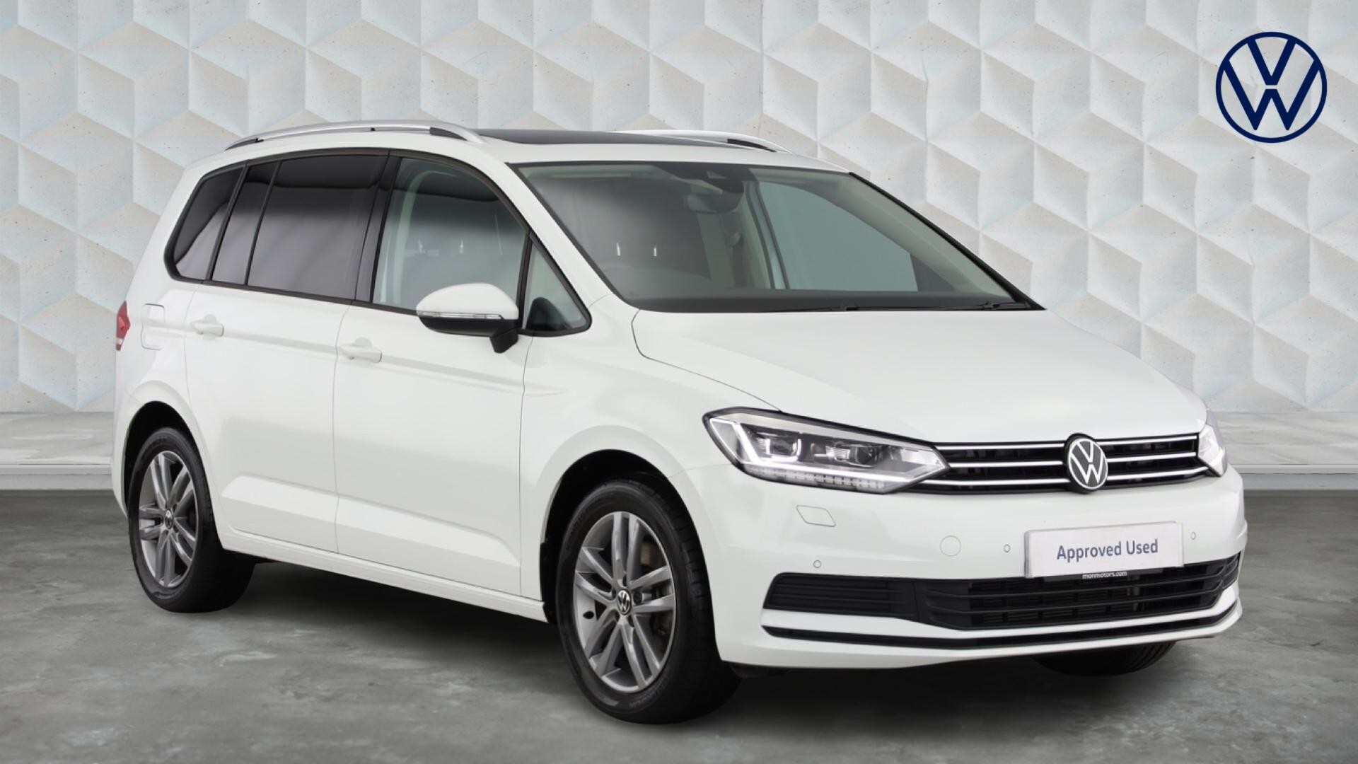 Main listing image - Volkswagen Touran