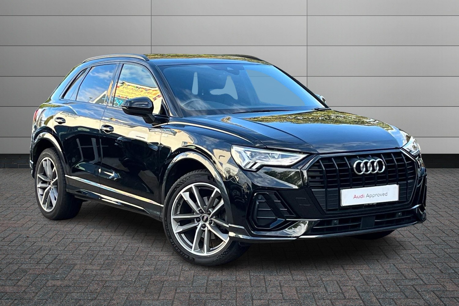 Main listing image - Audi Q3