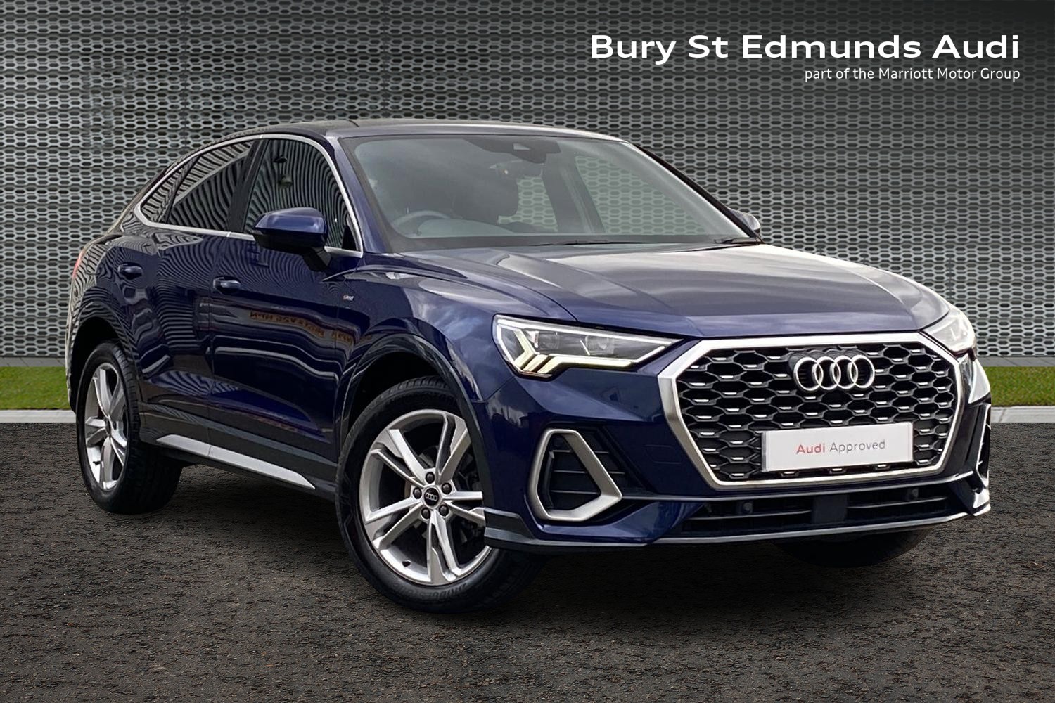 Main listing image - Audi Q3