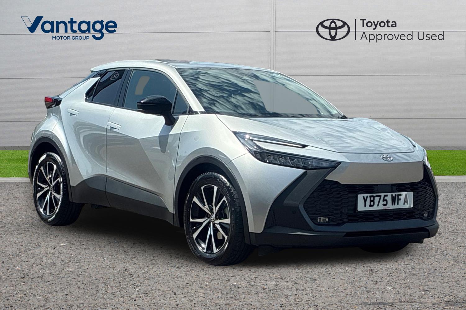 Main listing image - Toyota C-HR