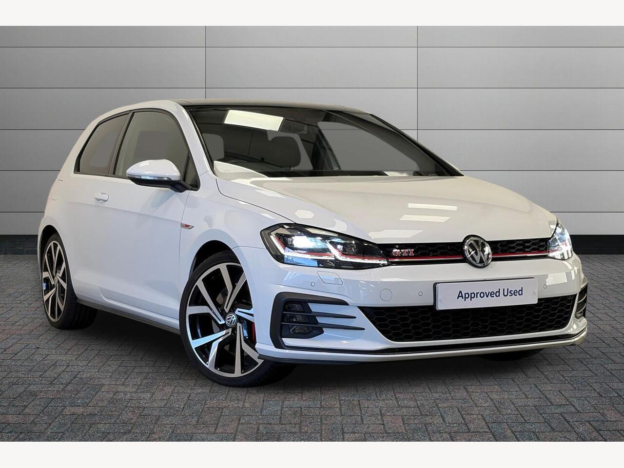 Main listing image - Volkswagen Golf