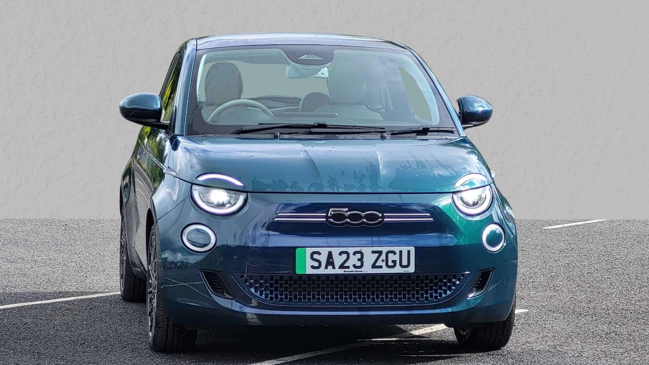 Main listing image - Fiat 500 Electric