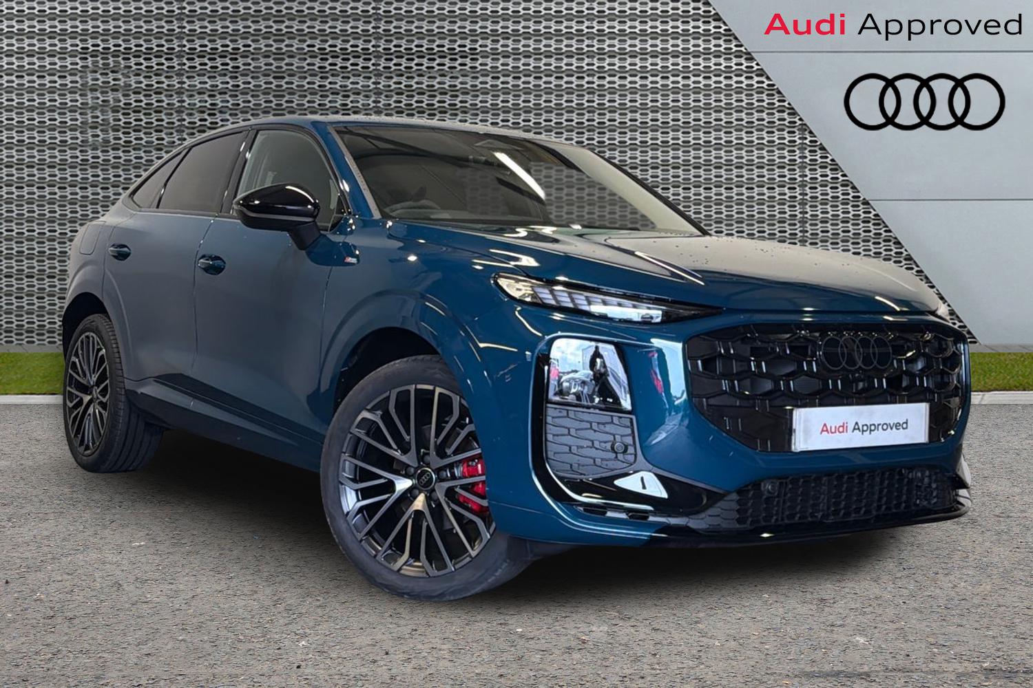 Main listing image - Audi Q3