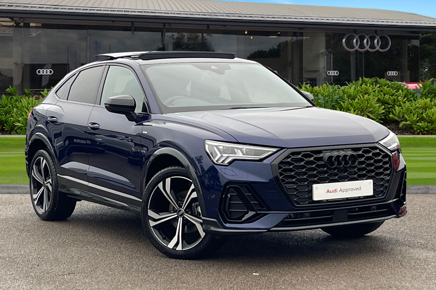 Main listing image - Audi Q3