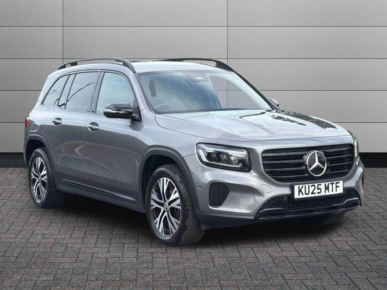 Main listing image - Mercedes-Benz GLB
