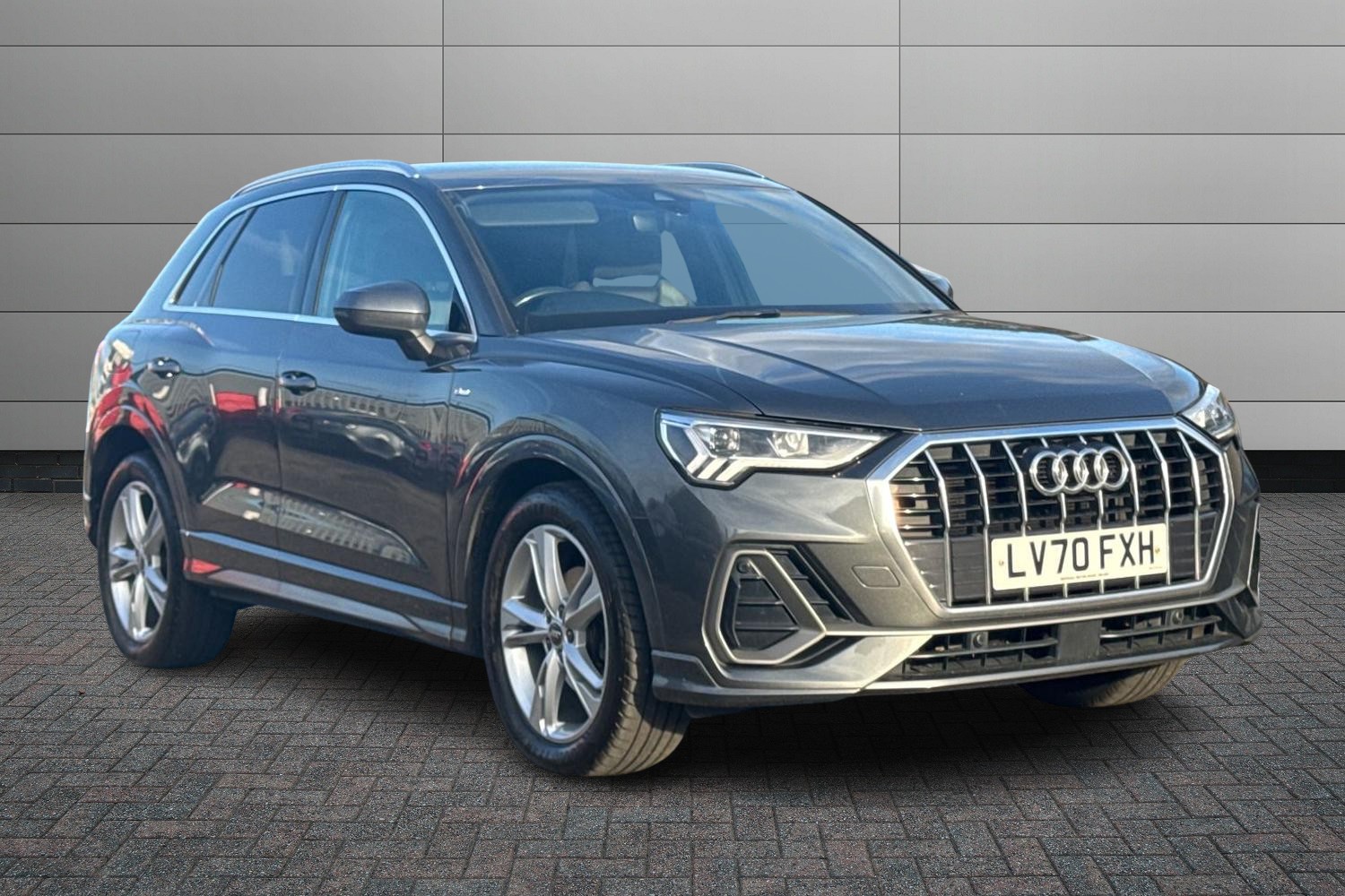 Main listing image - Audi Q3