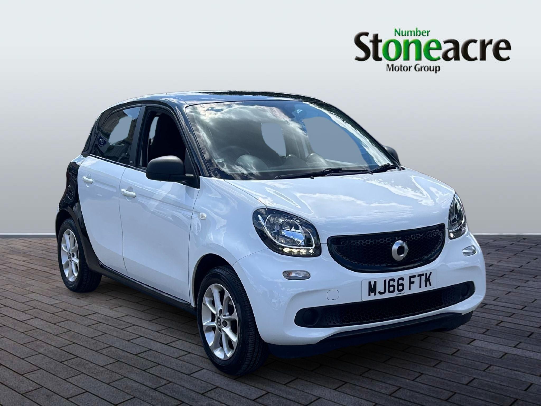 Main listing image - Smart Forfour