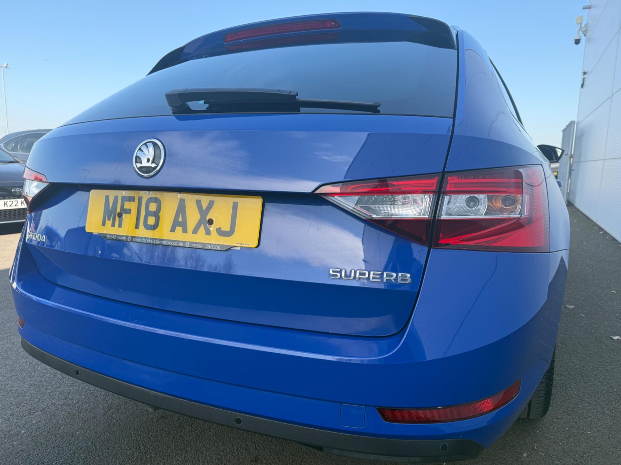 Main listing image - Skoda Superb Estate