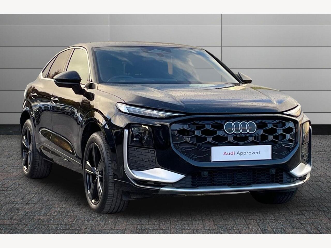 Main listing image - Audi Q3