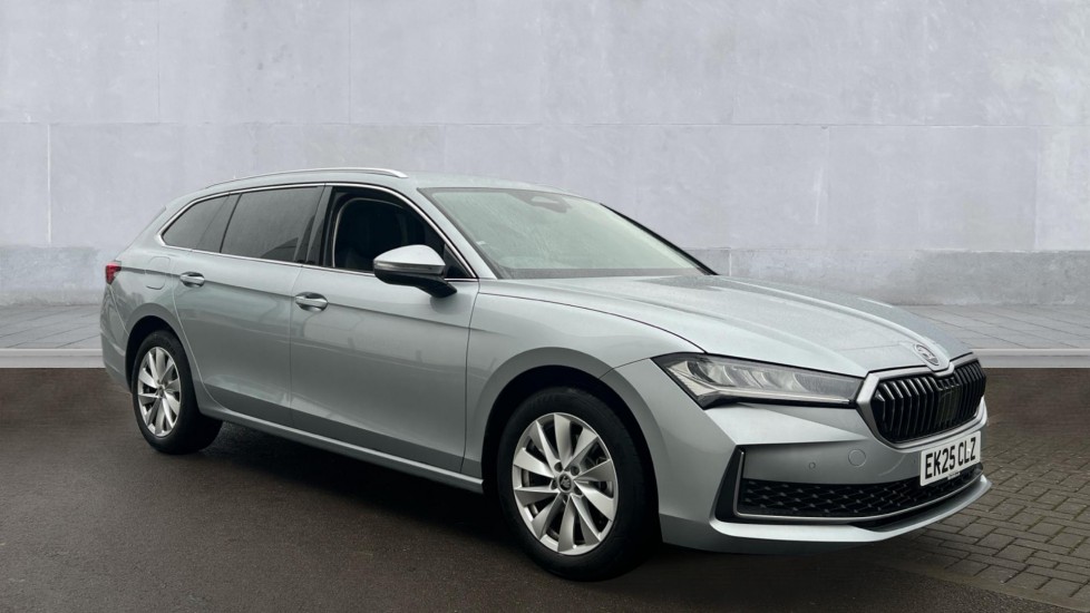 Main listing image - Skoda Superb Estate