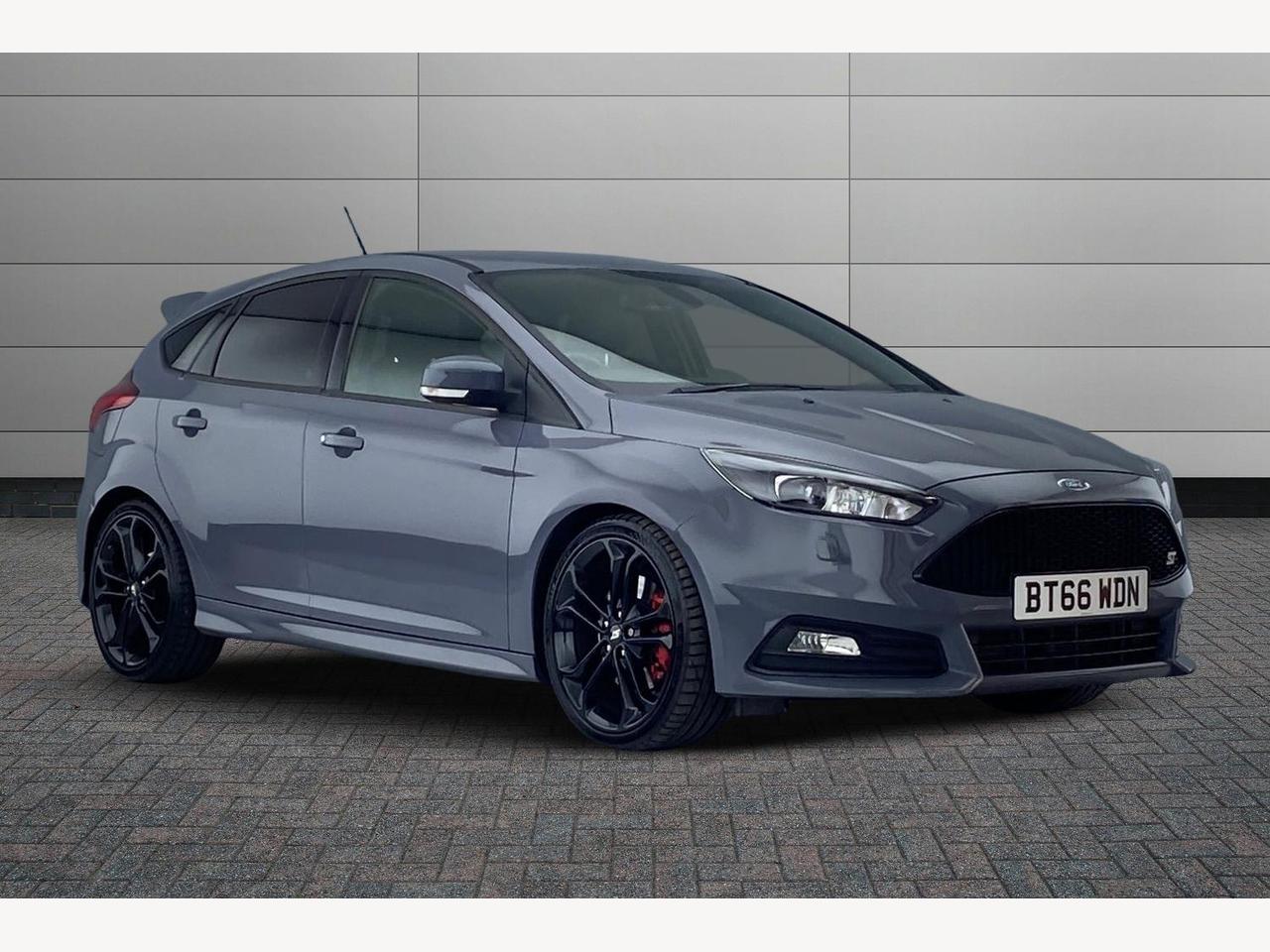 Main listing image - Ford Focus ST