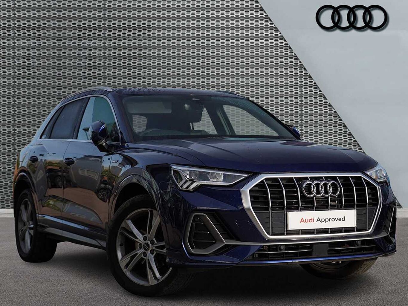 Main listing image - Audi Q3