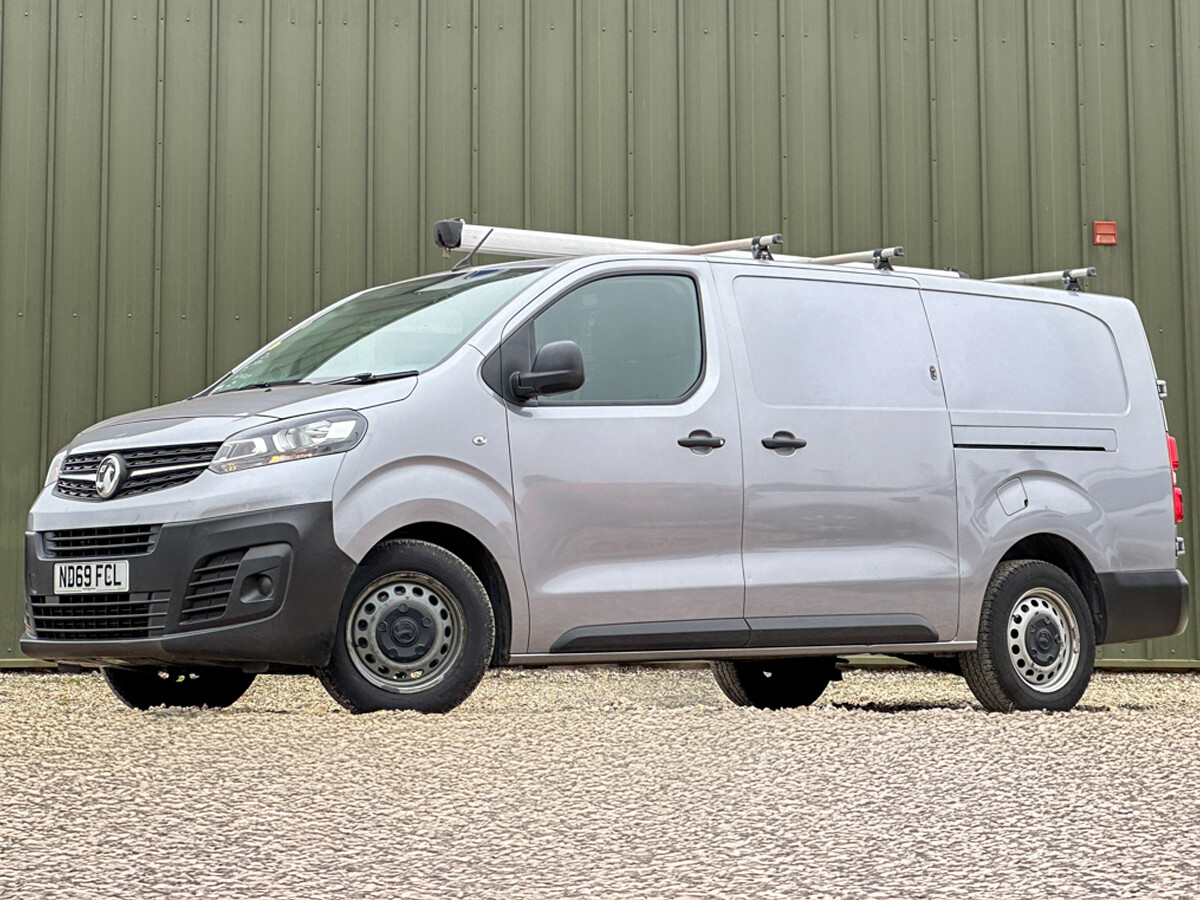 Main listing image - Vauxhall Vivaro