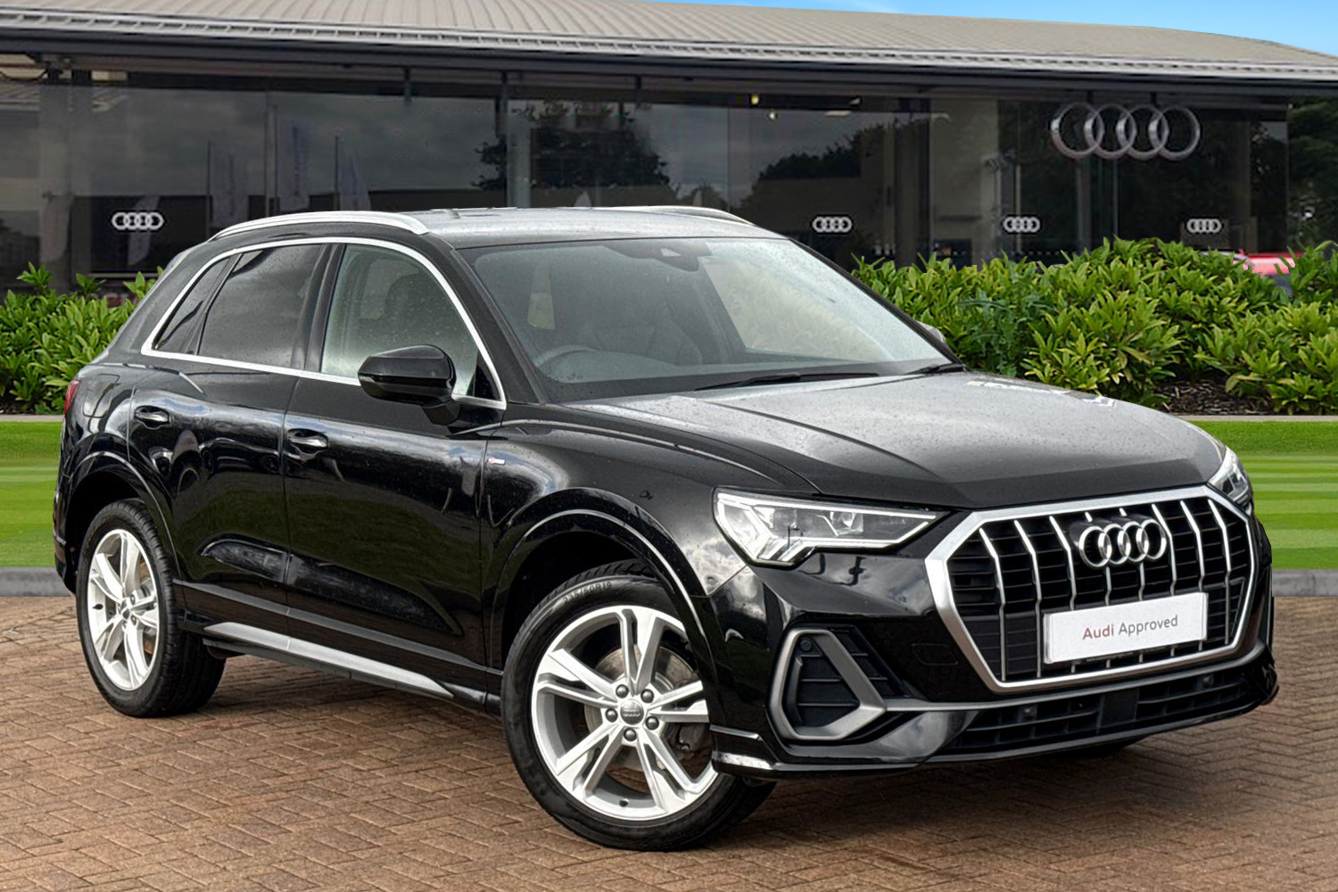 Main listing image - Audi Q3