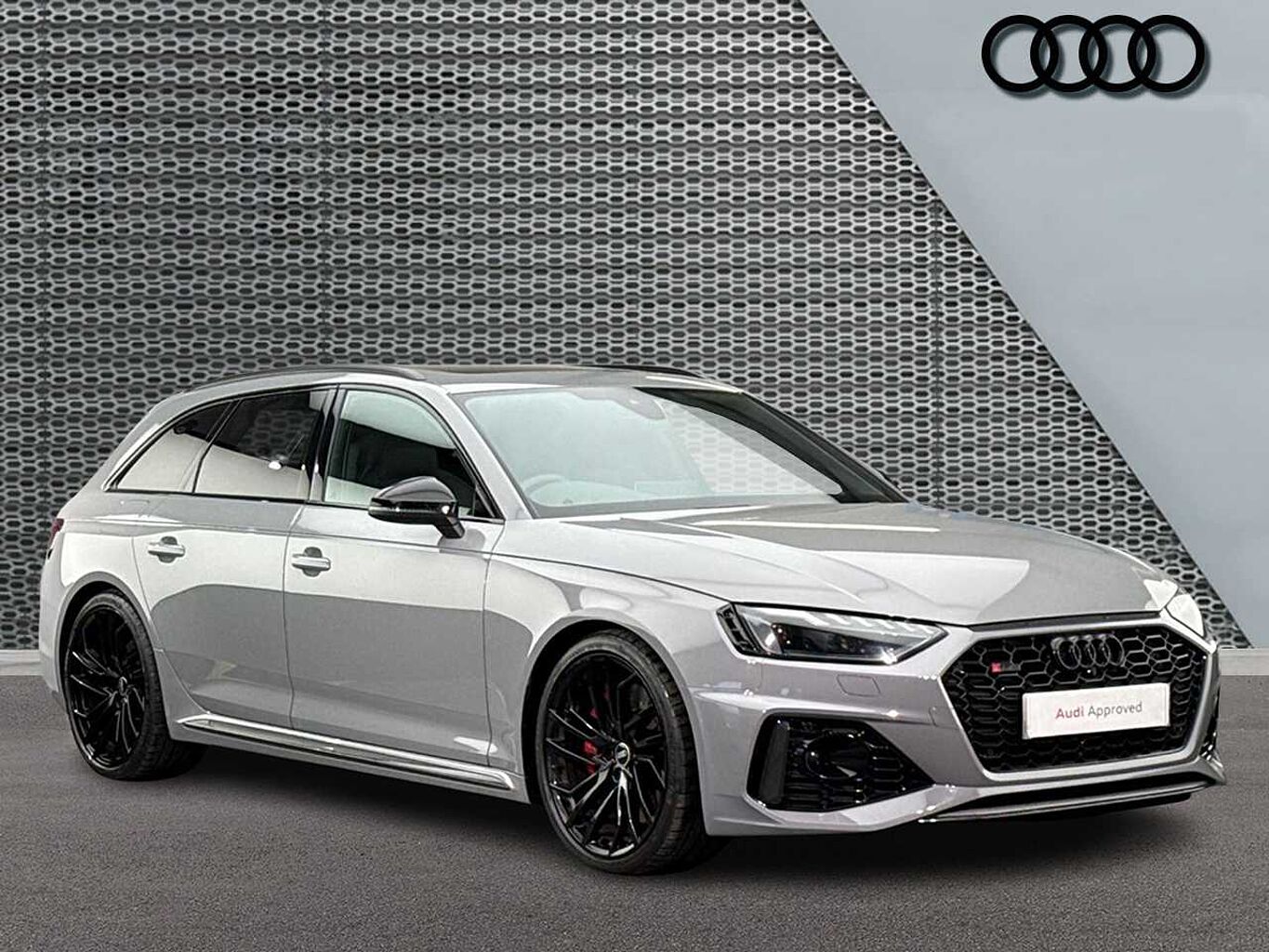 Main listing image - Audi RS4