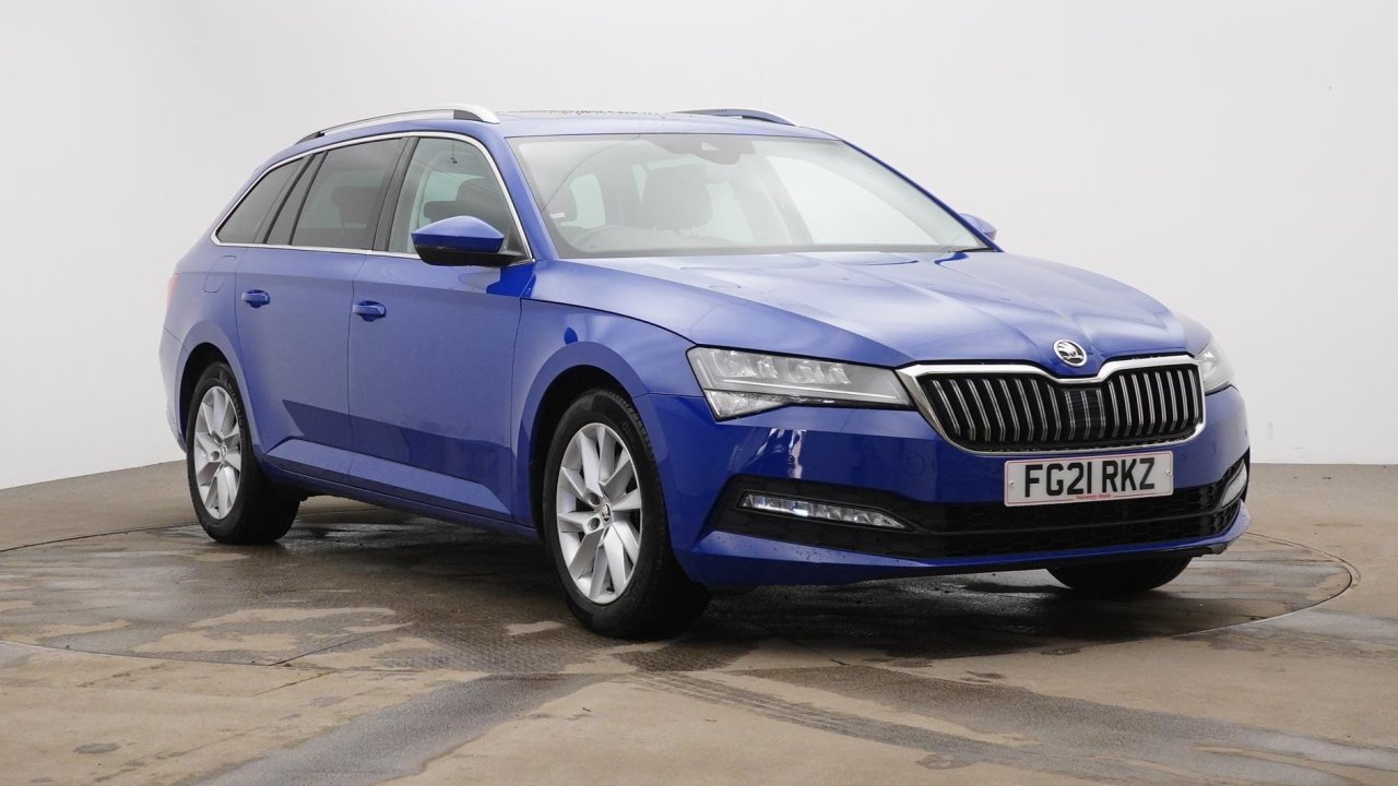Main listing image - Skoda Superb Estate