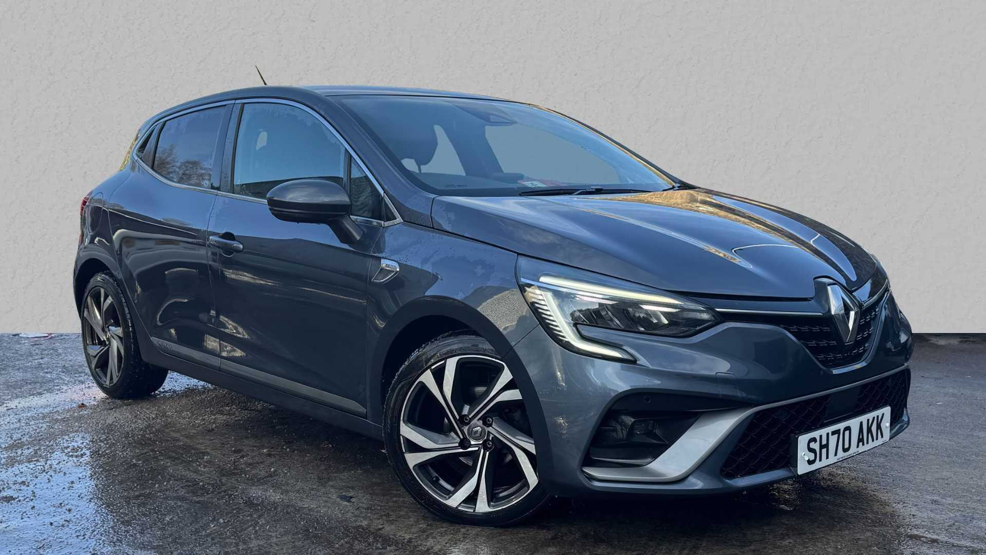 Main listing image - Renault Clio