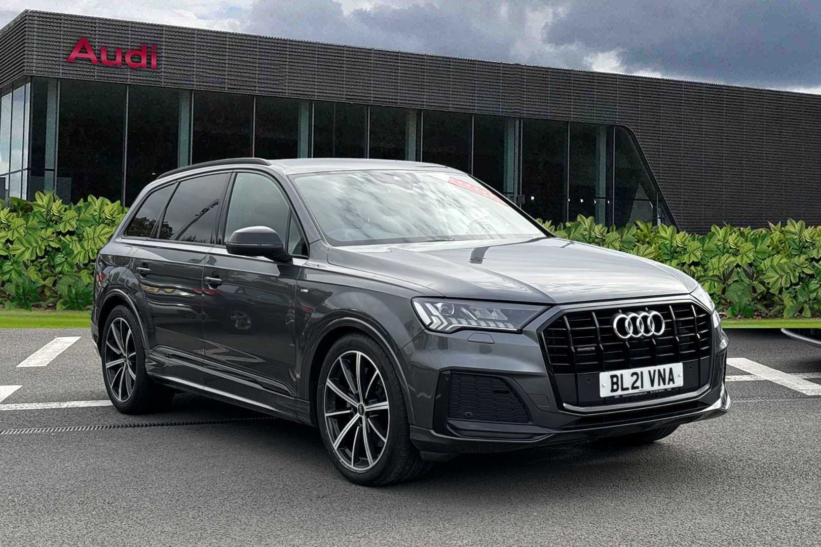 Main listing image - Audi Q7