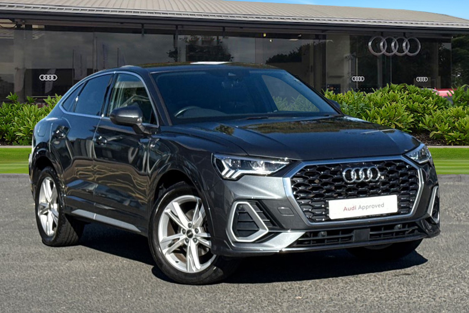 Main listing image - Audi Q3