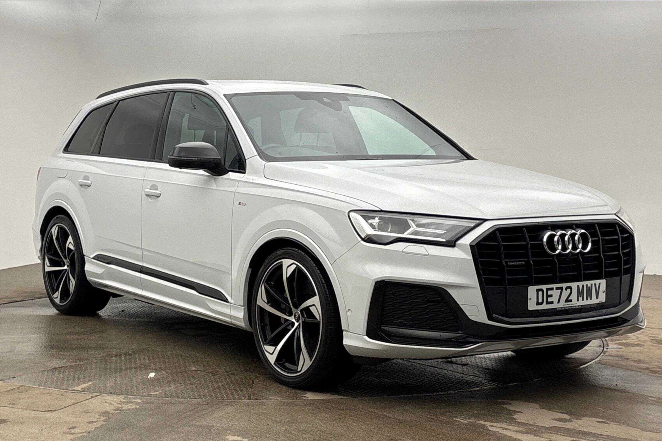 Main listing image - Audi Q7