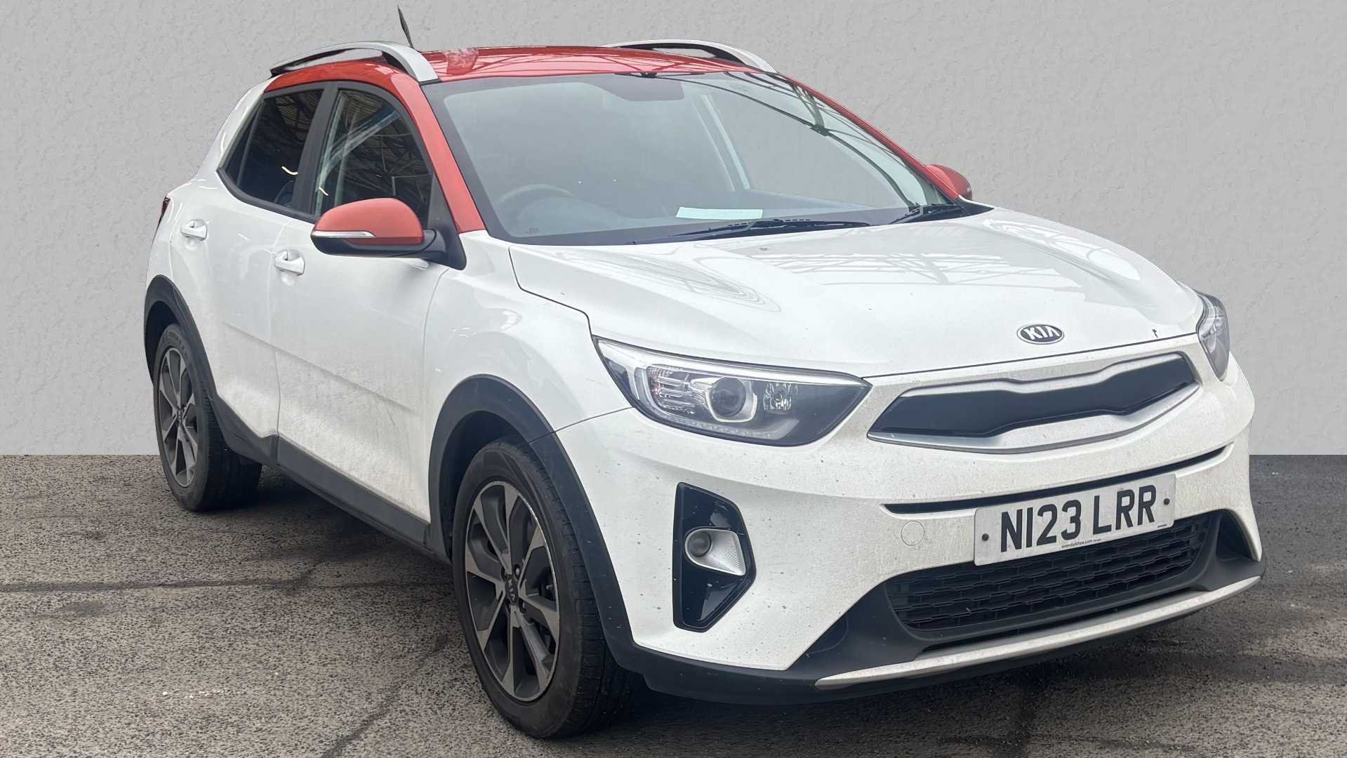 Main listing image - Kia Stonic