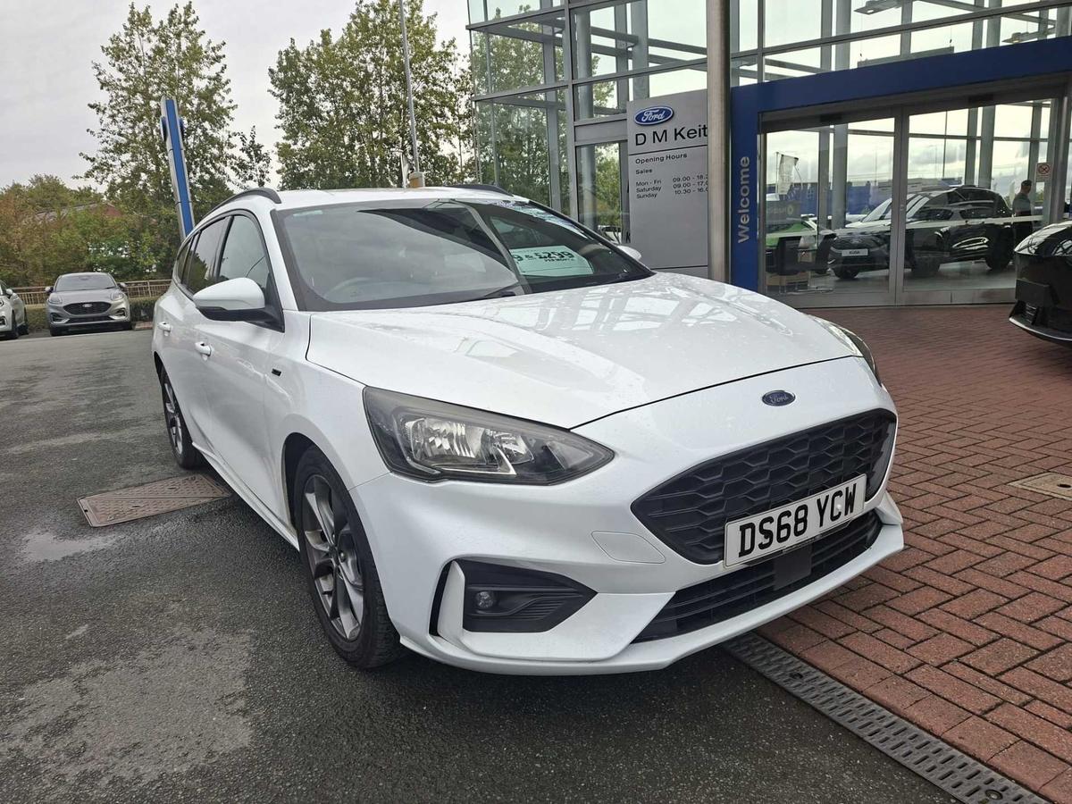 Main listing image - Ford Focus