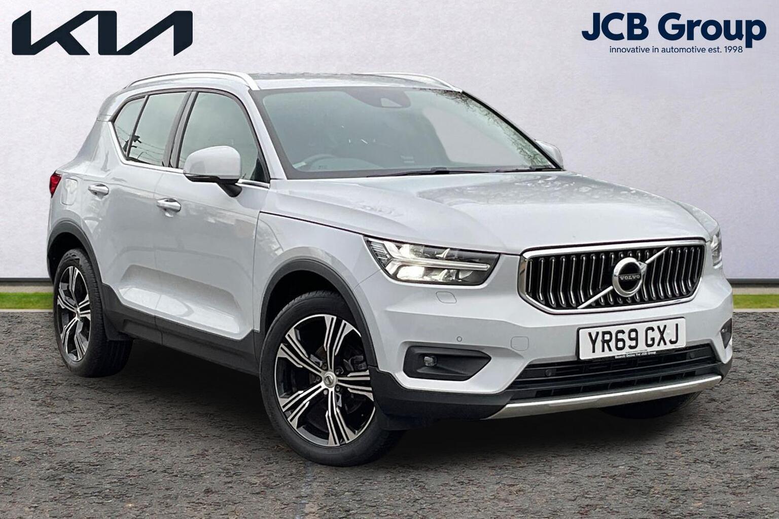 Main listing image - Volvo XC40
