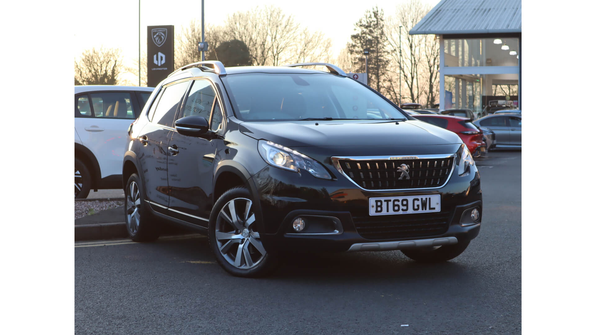 Main listing image - Peugeot 2008