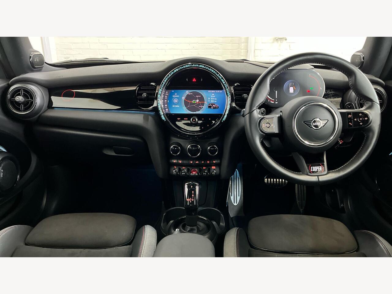 Main listing image - MINI Hatchback