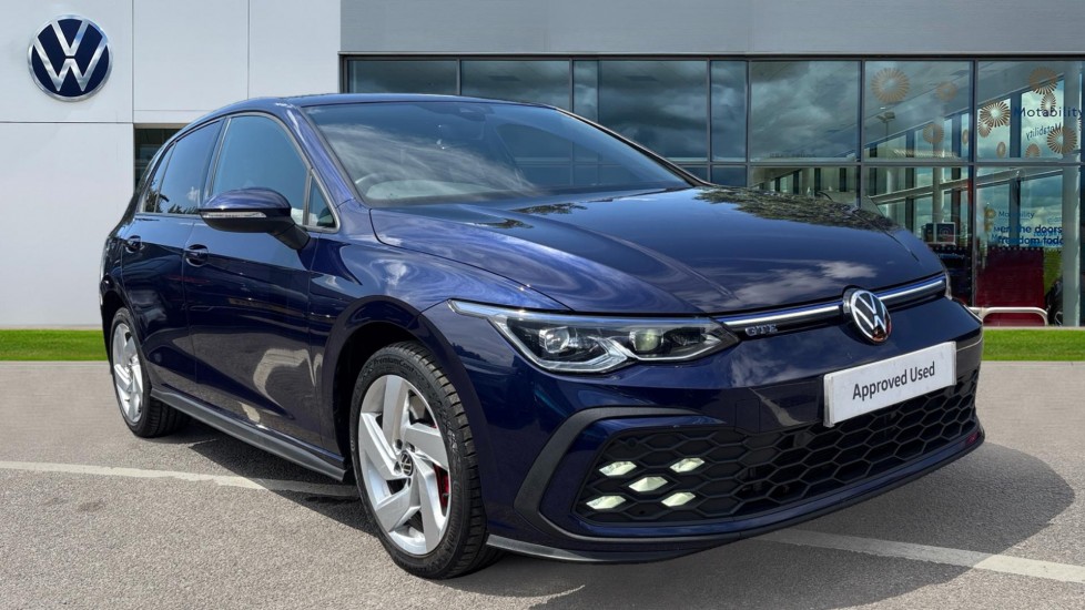Main listing image - Volkswagen Golf GTE