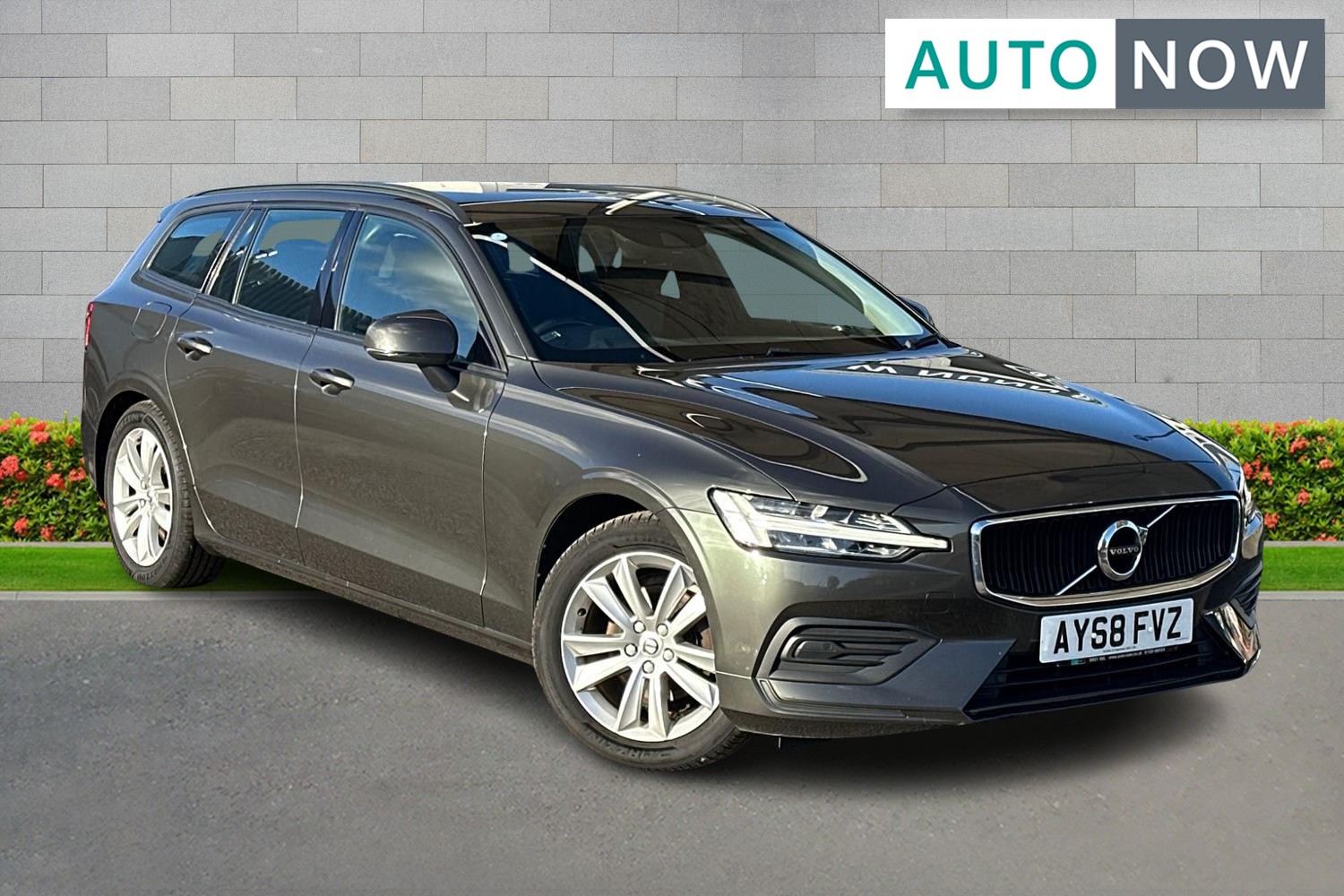 Main listing image - Volvo V60