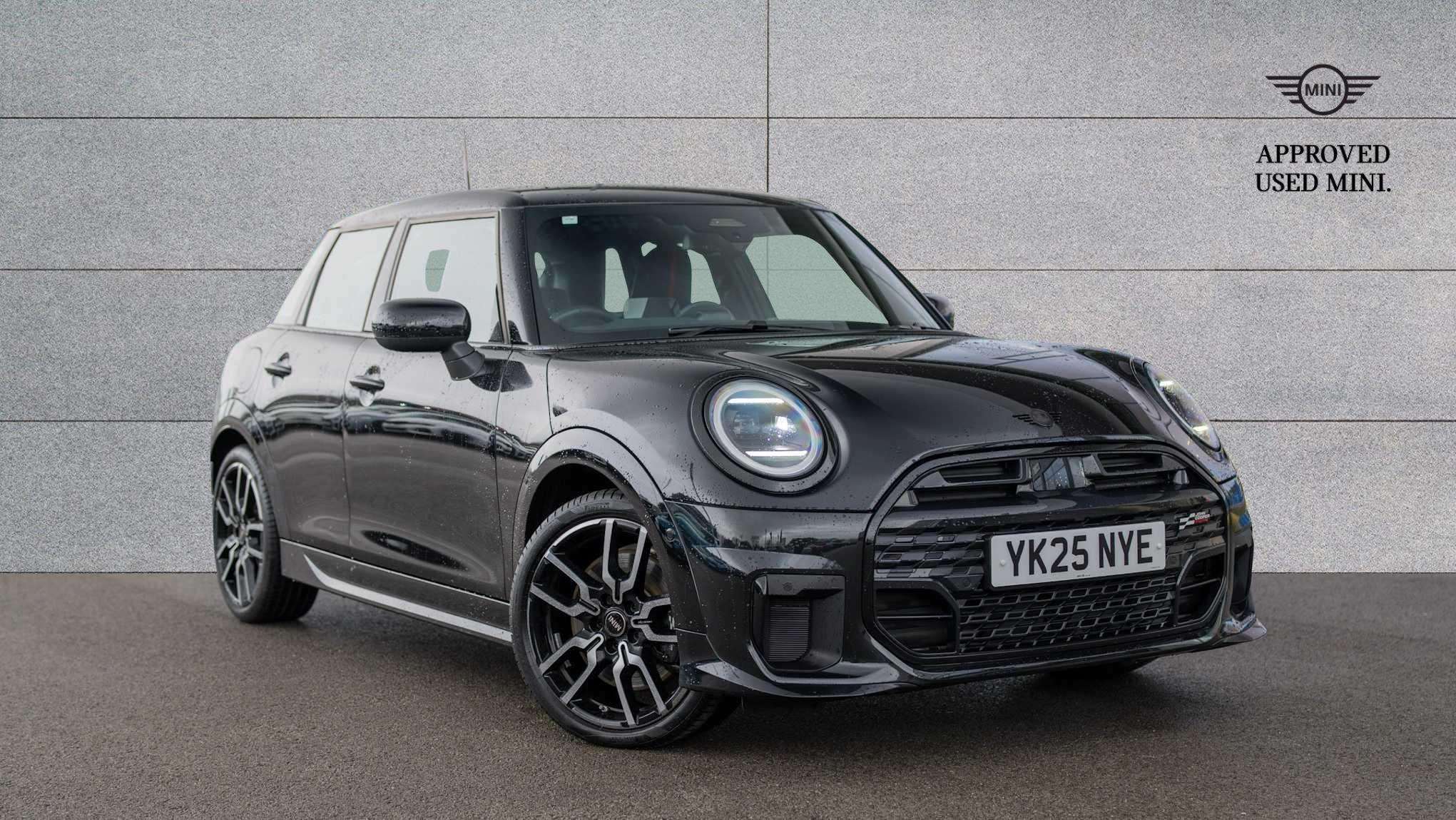 Main listing image - MINI Hatchback 5dr