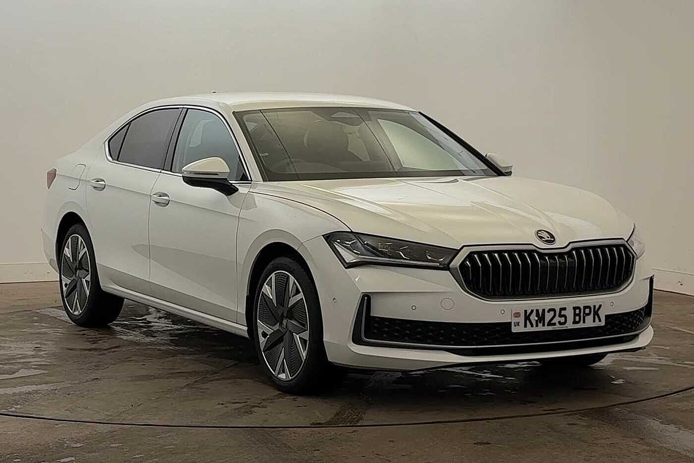 Main listing image - Skoda Superb