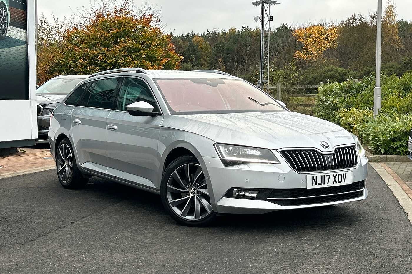 Main listing image - Skoda Superb Estate