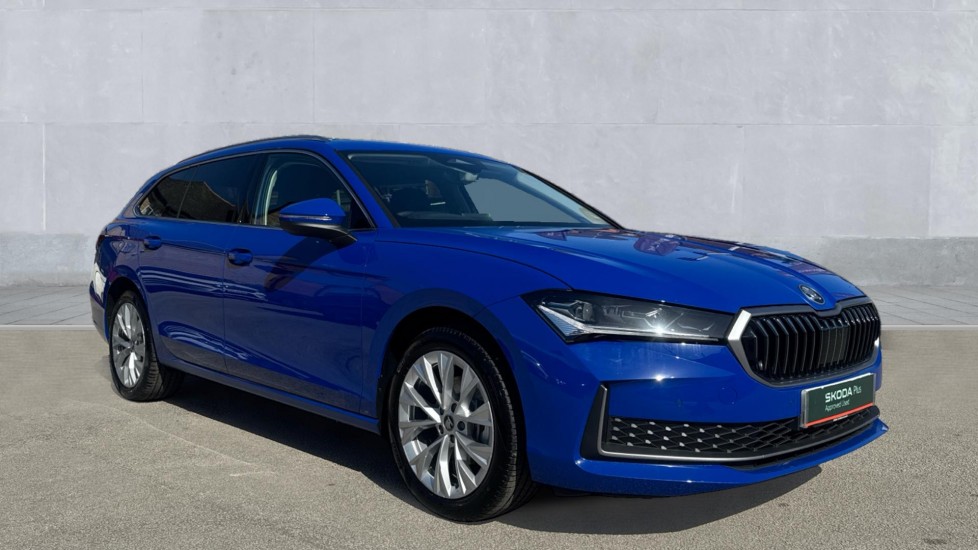 Main listing image - Skoda Superb Estate
