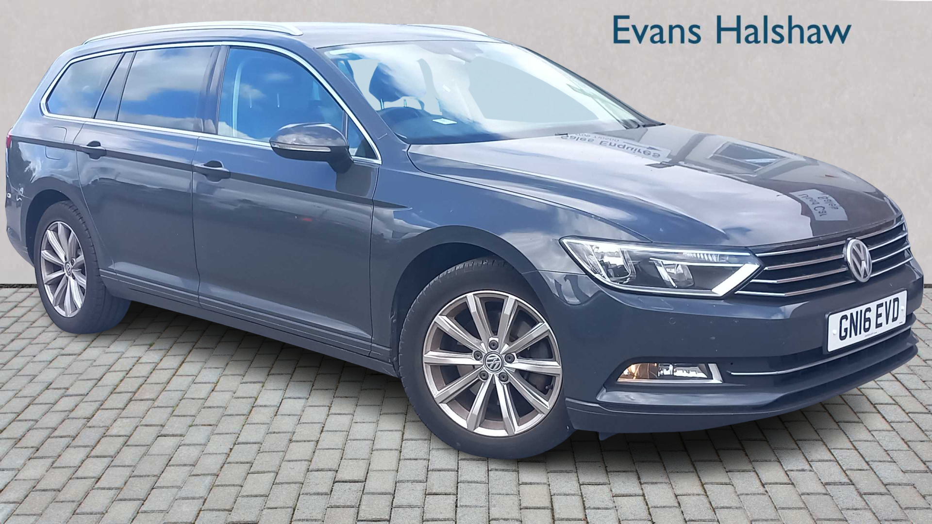 Main listing image - Volkswagen Passat Estate