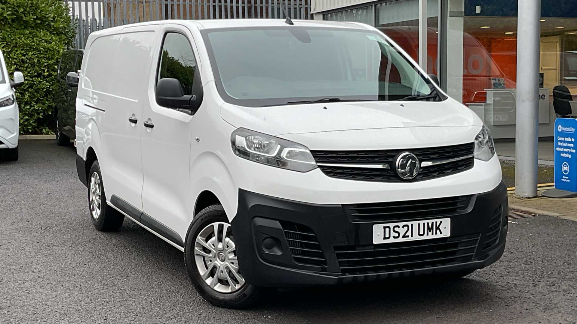 Main listing image - Vauxhall Vivaro