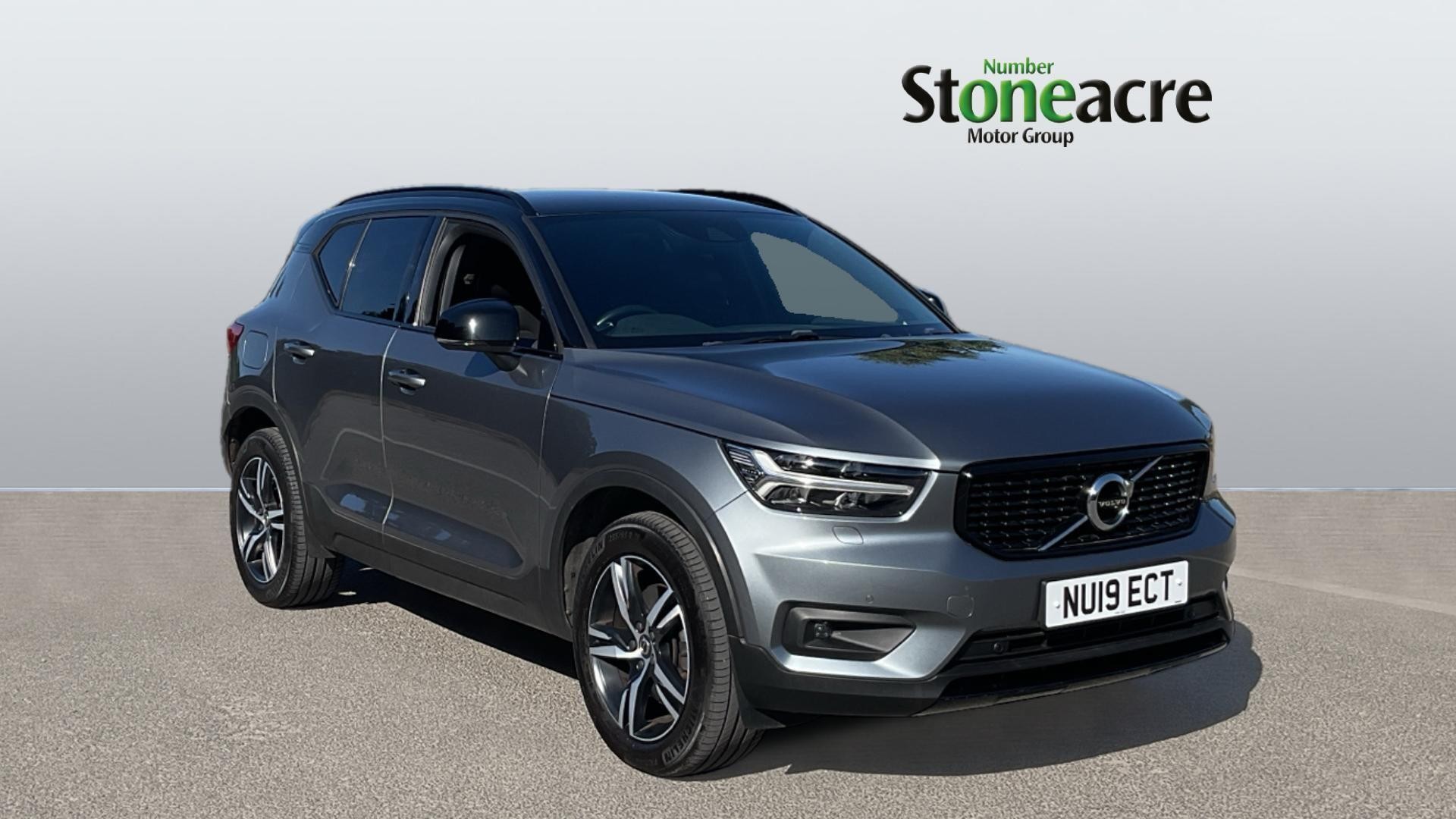 Main listing image - Volvo XC40
