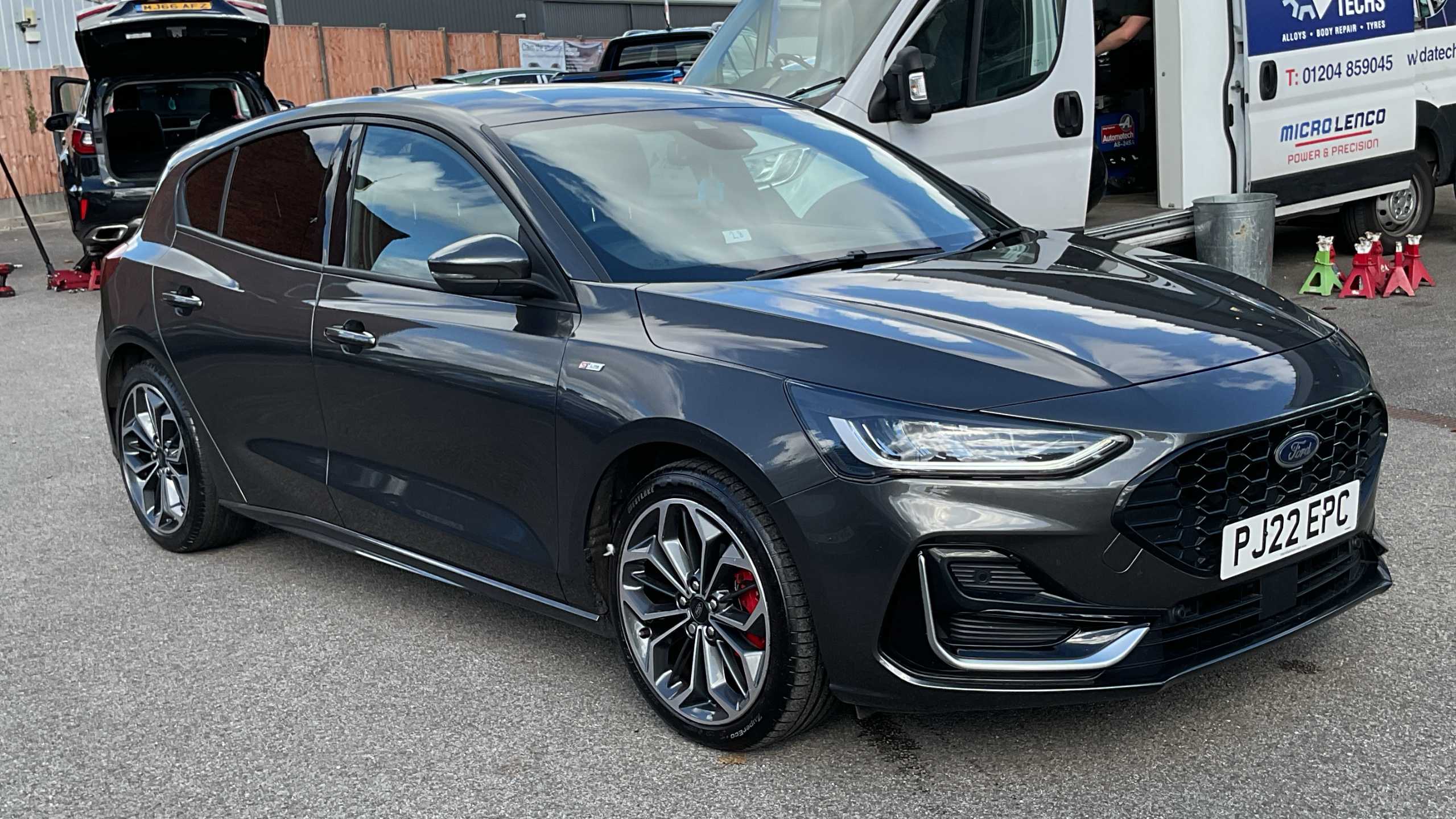 Main listing image - Ford Focus