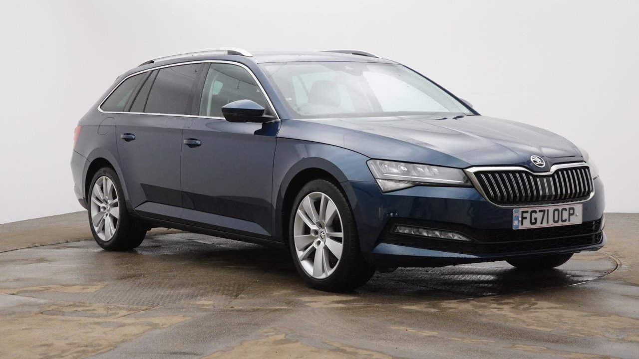 Main listing image - Skoda Superb Estate