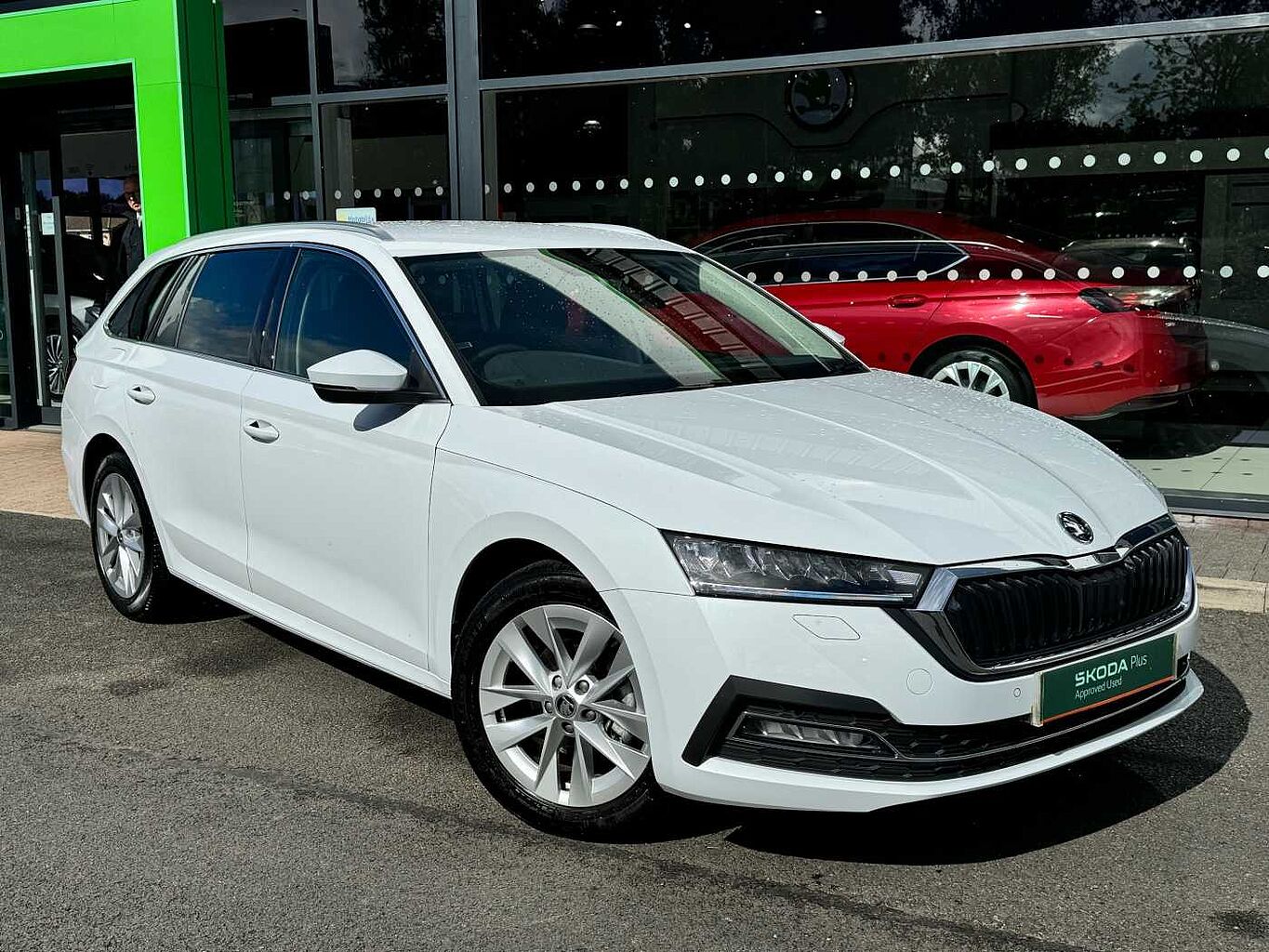 Main listing image - Skoda Octavia Estate