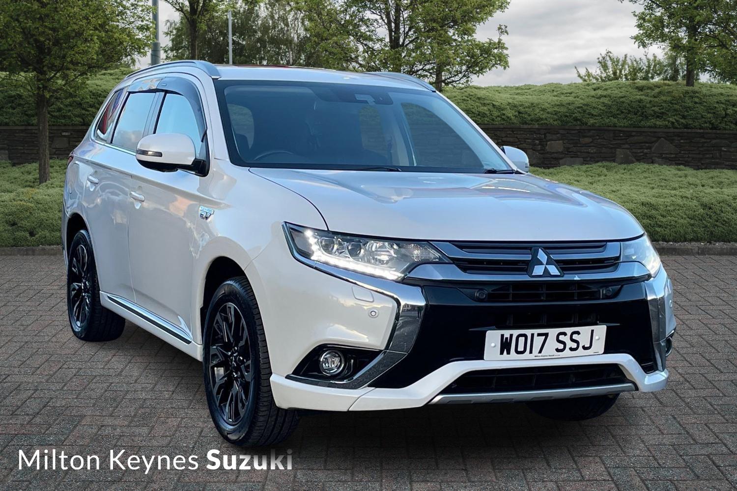 Main listing image - Mitsubishi Outlander