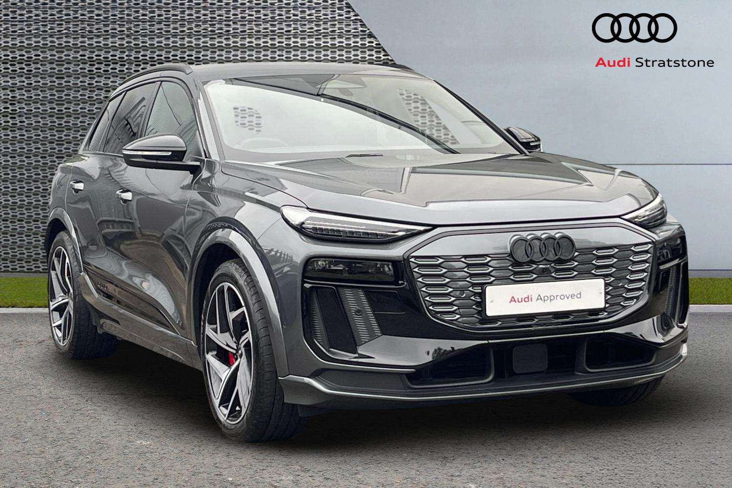 Main listing image - Audi Q6 e-tron